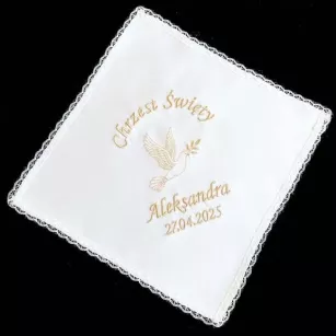 Elegancka szatka do chrztu z haftem