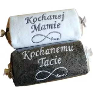 Prezent personalizowany dla Mamy, Taty - ręcznik haftowany, z napisem