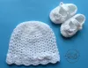 Komplet szydełkowy 2-cz. czapeczka+buciki, KOLEKCJA KOKARDKI HANDMADE - 2
