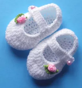 Buciki szydełkowe białe niemowlęce Kwiaty chrzest rękodzieło