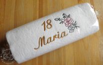 Prezent na 18 urodziny - ręcznik z haftem