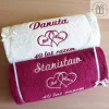 Prezent na 40 rocznicę ślubu - Rubinowe Gody - ręczniki z dedykacją, haftem