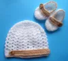 Komplet szydełkowy 2-cz. czapeczka+buciki KOLEKCJA KLASYCZNA - 2