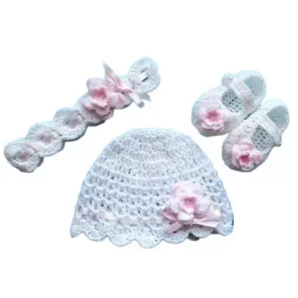 Dziewczęcy komplet szydełkowy - czapeczka + buciki + opaska